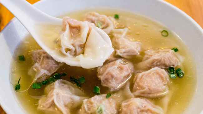 中国小吃在纽约开业3小时就关门 Chinese street food sold out in three hours upon opening in New York