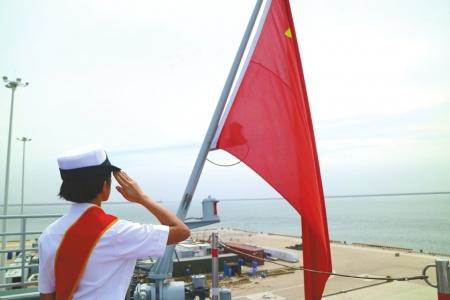First Female Soldier from Sichuan on Aircraft Carrier Liaoning Recalls Training Journey