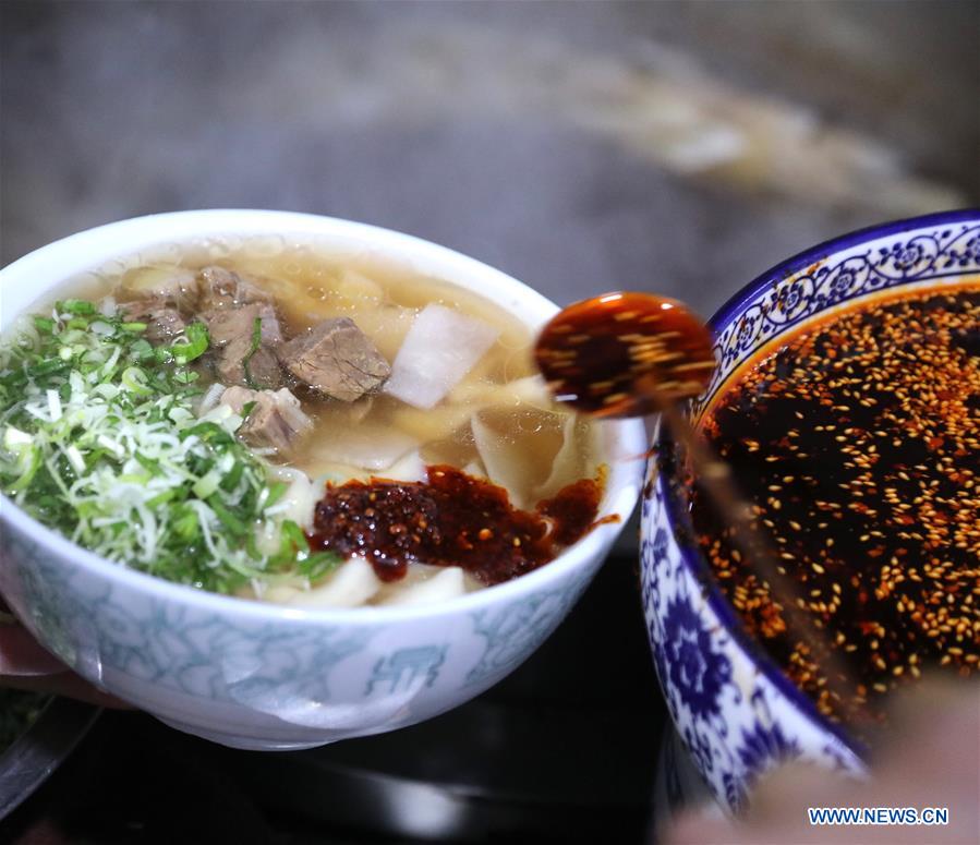 Lanzhou beef noodles wins fame both at home and abroad