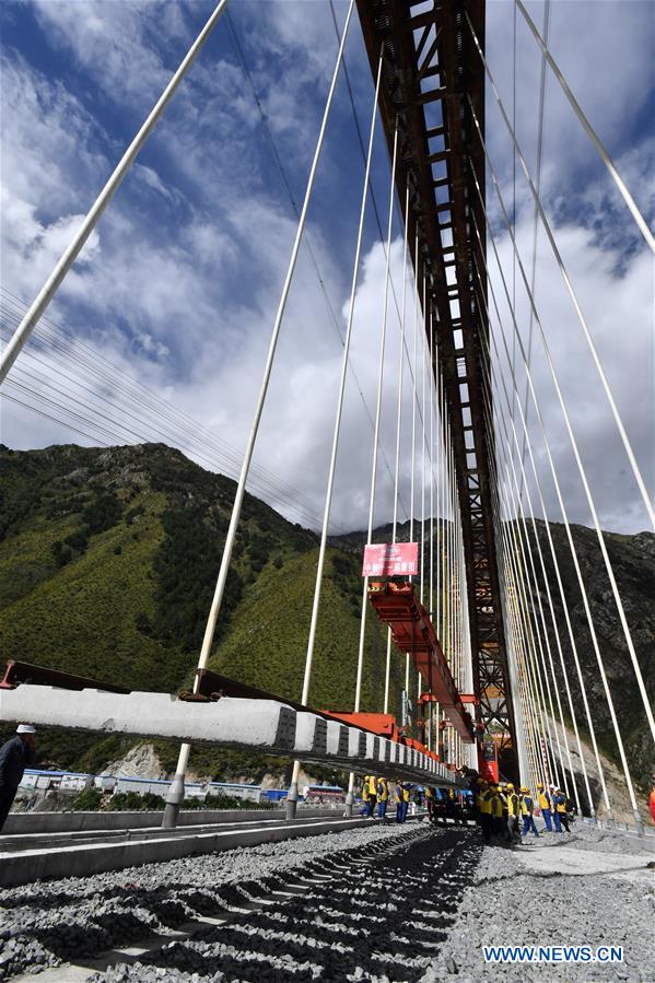 CHINA-TIBET-GYACA COUNTY-LHASA-NYINGCHI RAILWAY-BRIDGE-TRACK LAYING (CN)